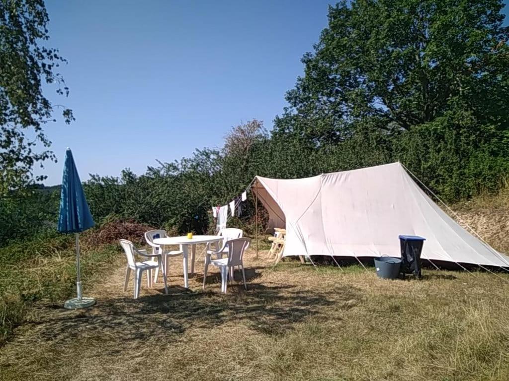 Camping La Foret Du Morvan Larochemillay 外观 照片