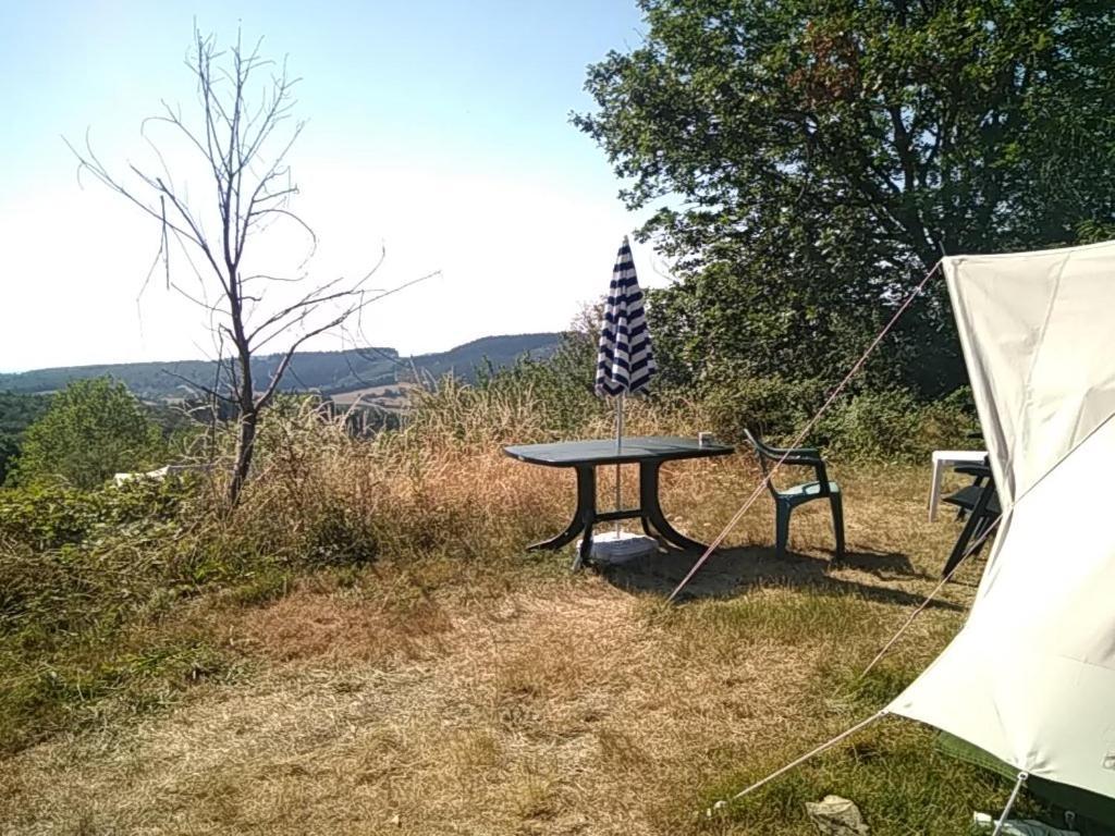 Camping La Foret Du Morvan Larochemillay 外观 照片